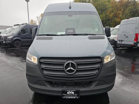 New 2025 Mercedes-Benz Sprinter 2500 image 9