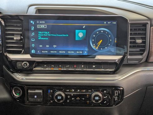 Used 2023 Chevrolet Silverado 1500 High Country w/ Technology Package RWD image 25