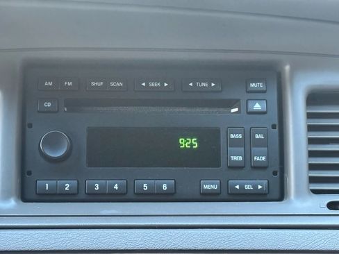 Used 2009 Mercury Grand Marquis LS image 29