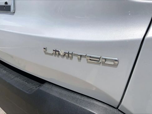 Used 2017 Jeep Renegade Limited image 10