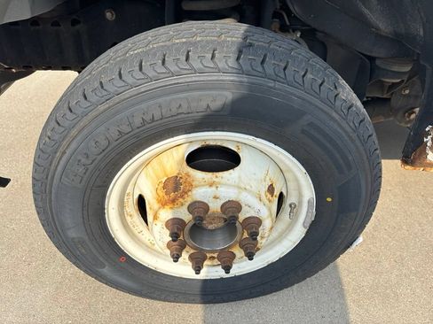 Used 2018 Ford E-350 and Econoline 350 Super Duty w/ Power Windows & Locks Group RWD image 4