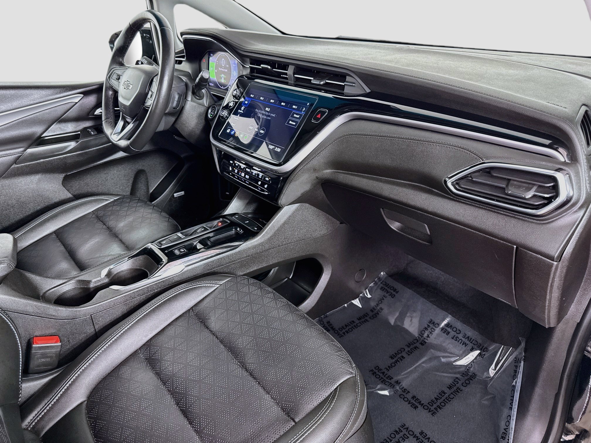 Used 2023 Chevrolet Bolt LT w/ Infotainment Package FWD image 29