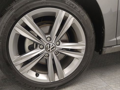 Used 2024 Volkswagen Jetta SE image 31