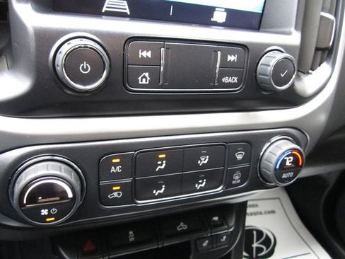 Used 2022 Chevrolet Colorado LT w/ Luxury Package RWD image 21