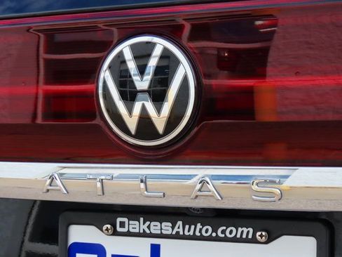 Used 2025 Volkswagen Atlas SEL Premium R-Line image 18