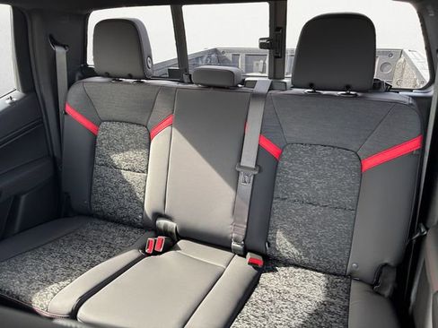 New 2026 Chevrolet Colorado Z71 image 13