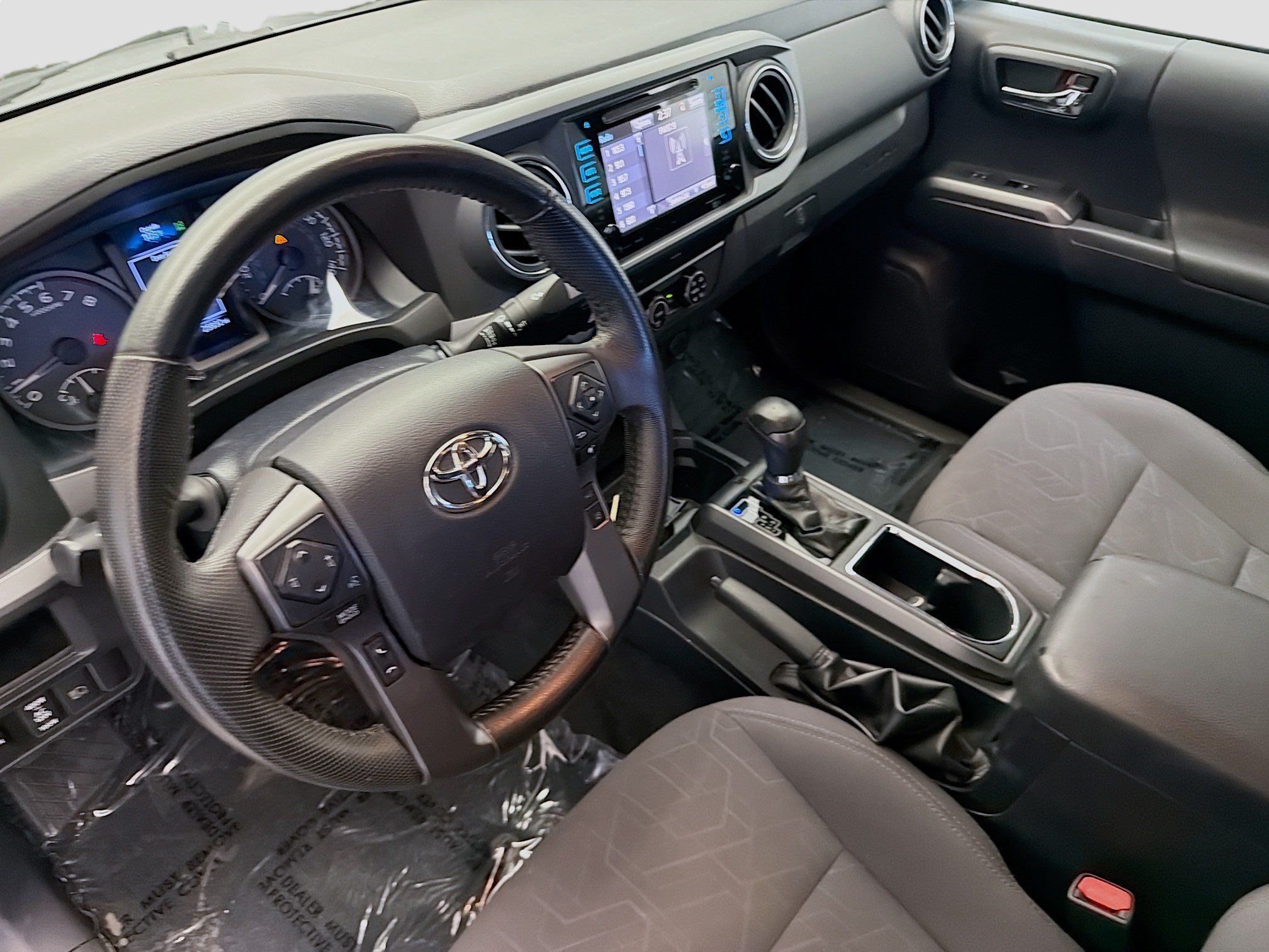 Used 2019 Toyota Tacoma TRD Off-Road w/ Technology Package AWD/4WD image 7