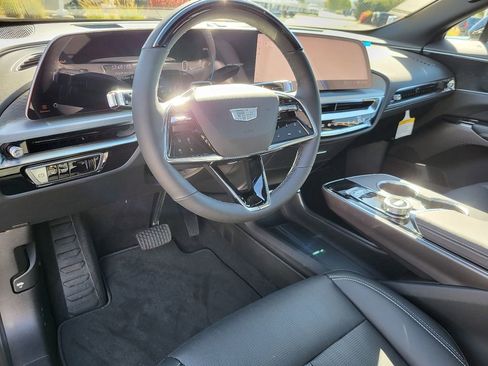 New 2026 Cadillac Lyriq Luxury image 18