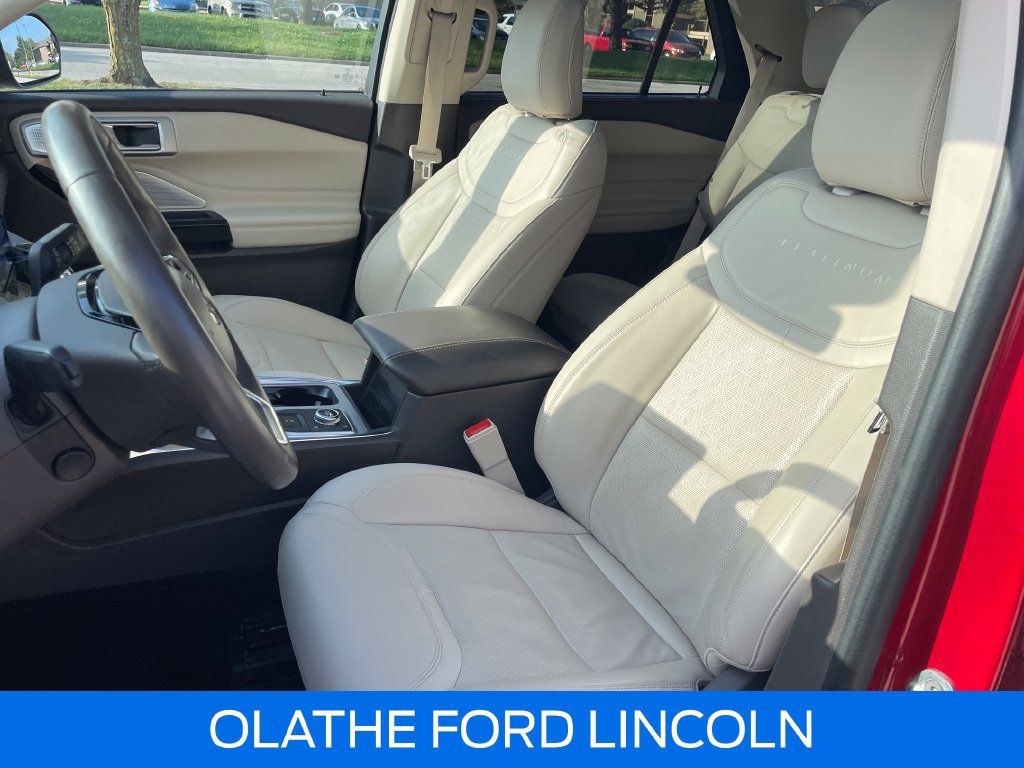 Certified 2024 Ford Explorer Platinum w/ Technology Package AWD/4WD image 22