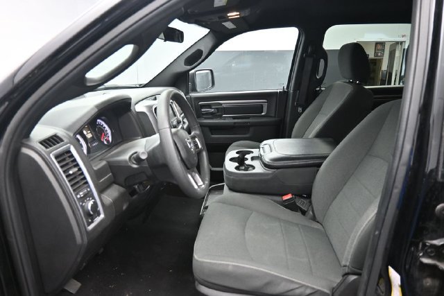 Used 2024 RAM 1500 Warlock AWD/4WD image 13