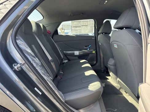 New 2025 Hyundai Elantra Sport image 36