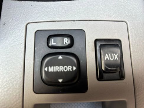 Used 2011 Toyota RAV4 4WD image 24