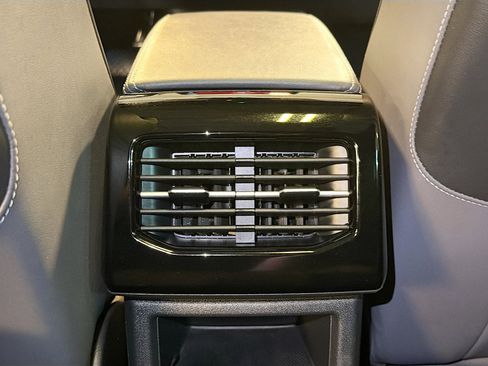 Used 2023 Volkswagen ID.4 Pro S image 29