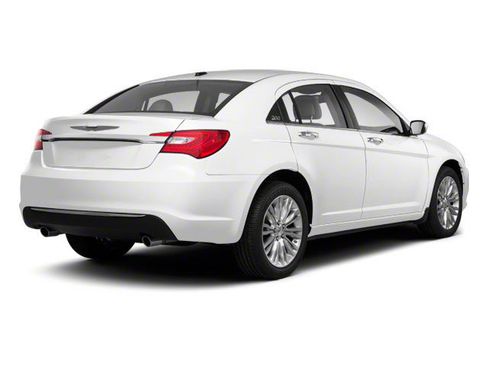 Used 2013 Chrysler 200 Touring FWD image 3