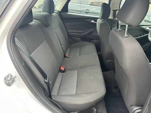 Used 2017 Ford Focus SE FWD image 12
