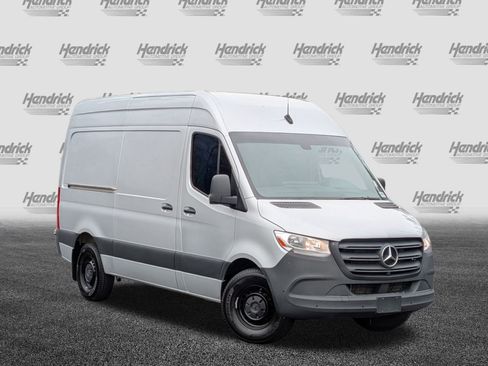 Used 2023 Mercedes-Benz Sprinter 2500 image 2