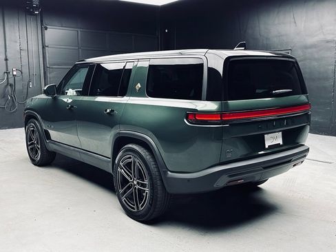 Used 2026 Rivian R1S Premium Quad AWD/4WD image 5