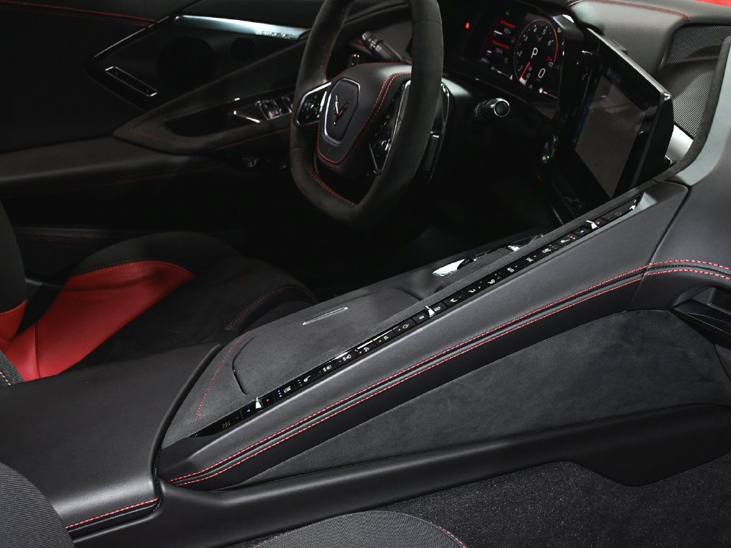 Used 2024 Chevrolet Corvette Stingray Premium Conv w/ Z51 Performance Package RWD image 57