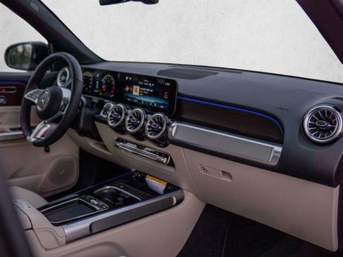 New 2026 Mercedes-Benz GLB 250 4MATIC image 19