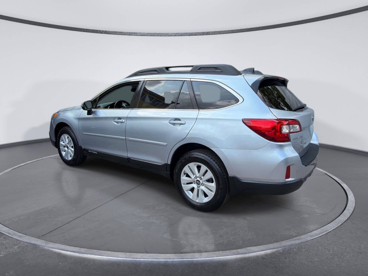 Used 2016 Subaru Outback 2.5i Premium AWD/4WD image 3