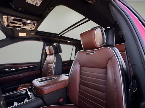 Used 2023 GMC Yukon XL Denali Ultimate w/ LPO, Floor Liner Package image 19