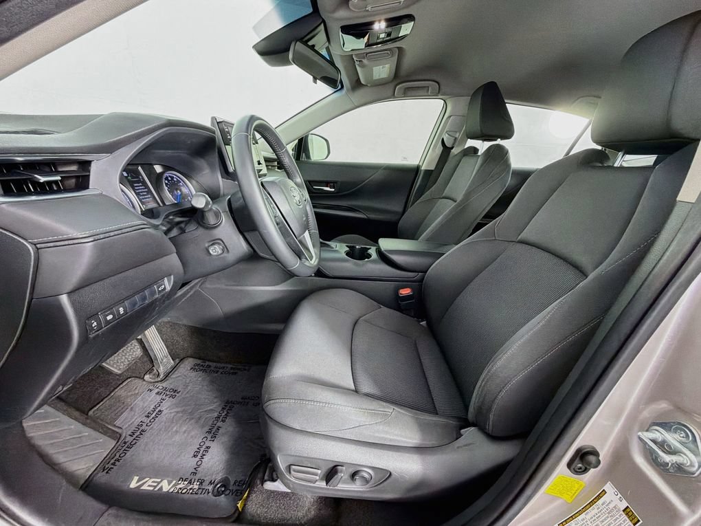 Used 2021 Toyota Venza LE AWD/4WD image 11