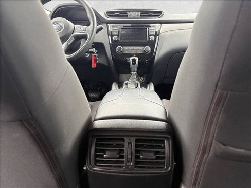 Used 2020 Nissan Rogue Sport S w/ Appearance Package FWD image 18
