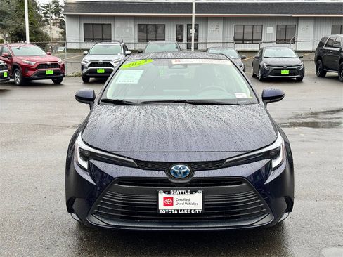 Certified 2024 Toyota Corolla LE image 2