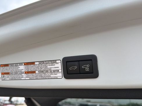 Used 2024 Toyota Corolla Cross AWD Hybrid w/ Convenience Package image 16