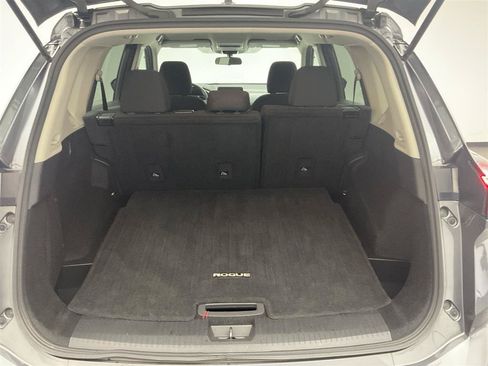 Used 2024 Nissan Rogue S FWD image 25