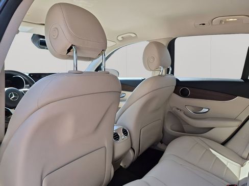 Used 2022 Mercedes-Benz GLC 300 4MATIC w/ Driver Assistance Package image 19