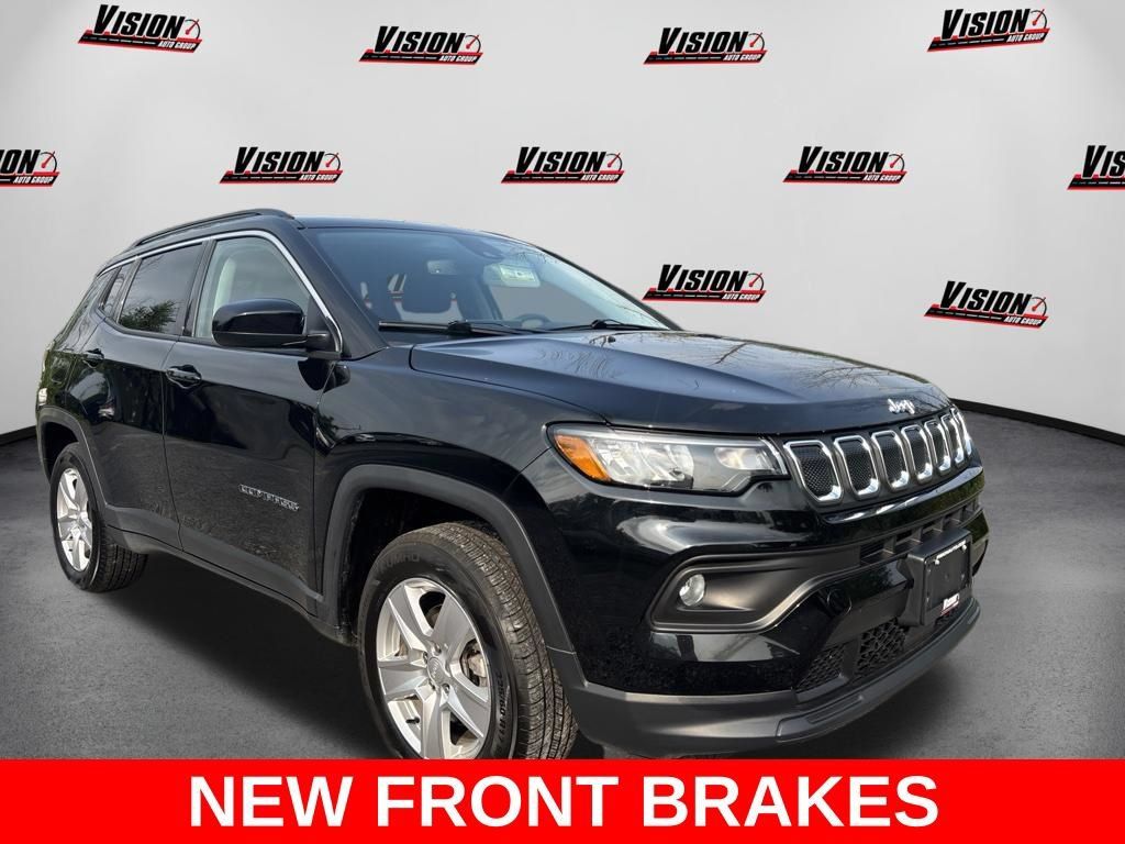 Used 2022 Jeep Compass Latitude w/ Convenience Group AWD/4WD image 3