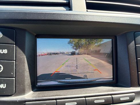 Used 2017 Ford Explorer 4WD w/ Class II Trailer Tow Package image 14