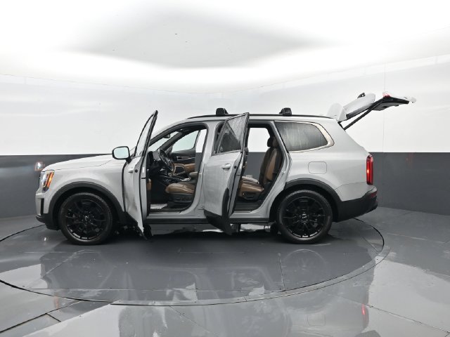Used 2022 Kia Telluride SX w/ SX Prestige Package AWD/4WD image 37