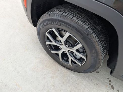 Used 2023 Jeep Grand Cherokee Limited w/ Luxury Tech Group II image 10