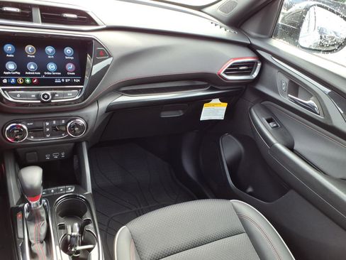 Used 2023 Chevrolet TrailBlazer RS w/ Convenience Package FWD image 4