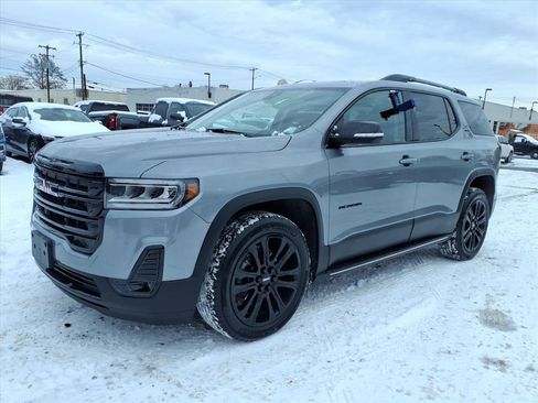 Used 2023 GMC Acadia SLT w/ Elevation Edition image 7