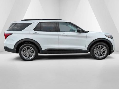 New 2026 Ford Explorer Active w/ Active Comfort Package AWD/4WD image 8