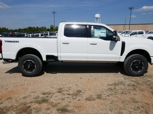 New 2026 Ford F250 Platinum w/ Tremor Off-Road Package image 3
