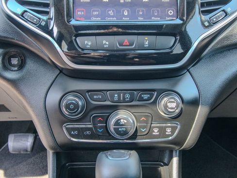 Used 2021 Jeep Cherokee Limited w/ Elite Package image 28