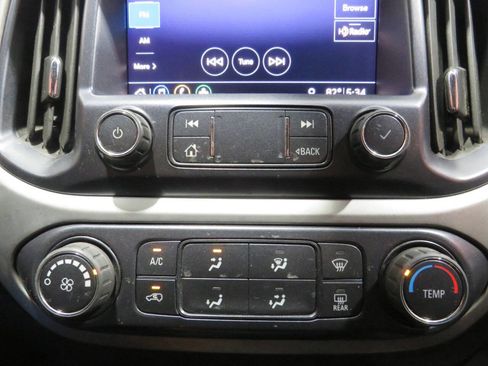 Used 2019 Chevrolet Colorado LT image 17