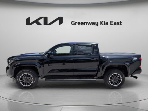 Used 2025 Toyota Tacoma TRD Sport RWD image 9