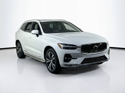 Used 2022 Volvo XC60 B5 Inscription w/ Advanced Package image 3