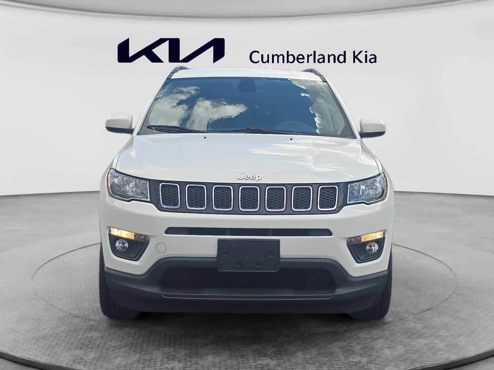 Used 2018 Jeep Compass Latitude w/ Cold Weather Group AWD/4WD image 8