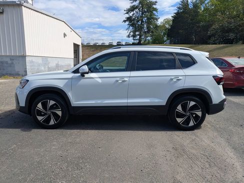 New 2026 Volkswagen Taos SE AWD/4WD image 7