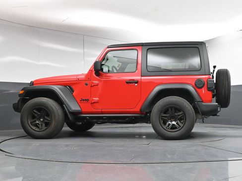 Used 2023 Jeep Wrangler Sport image 28