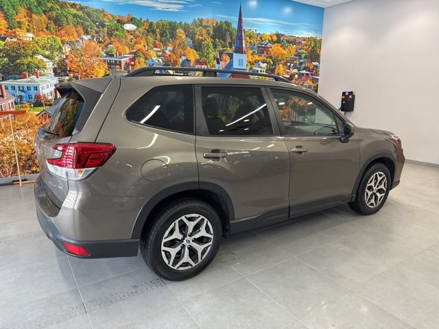Used 2021 Subaru Forester Premium AWD/4WD image 7