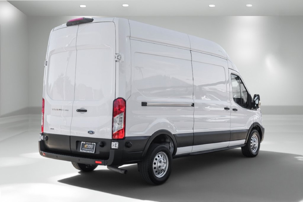 Used 2023 Ford Transit 250 148 High Roof AWD image 6