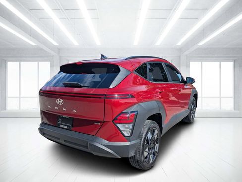 Used 2025 Hyundai Kona SEL AWD/4WD image 3