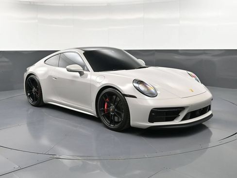 Certified 2024 Porsche 911 Carrera GTS RWD image 10